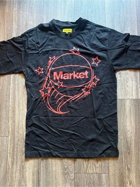 Market Studios Basketball Tee in Black/Red